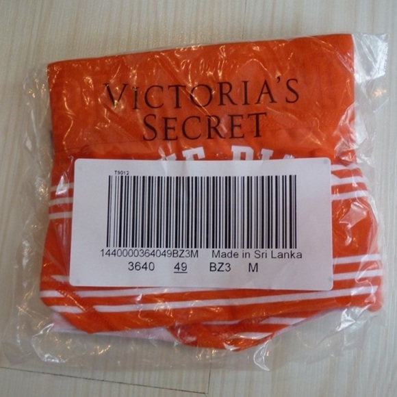 New Victoria's Secret PINK Logo Hipster Panties - Medium - Striped - Picture 2 of 2